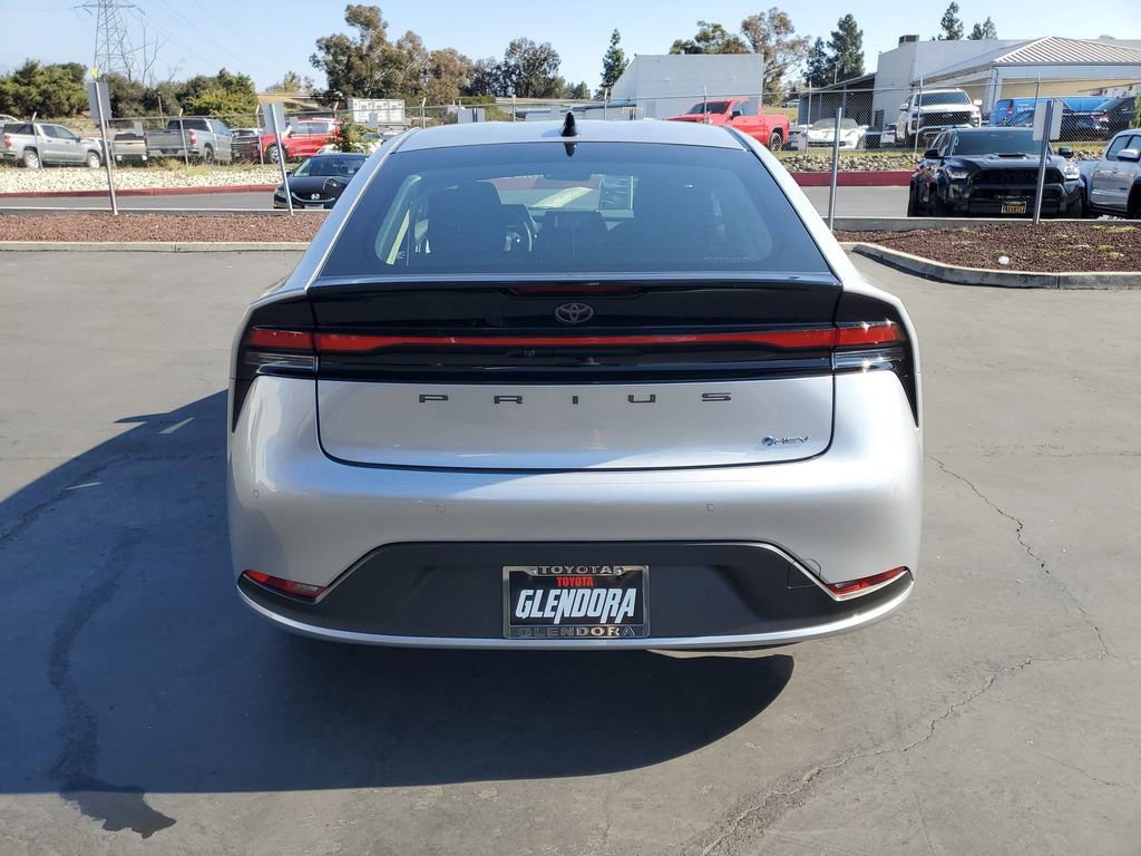 New 2026 Toyota Prius LE image 4