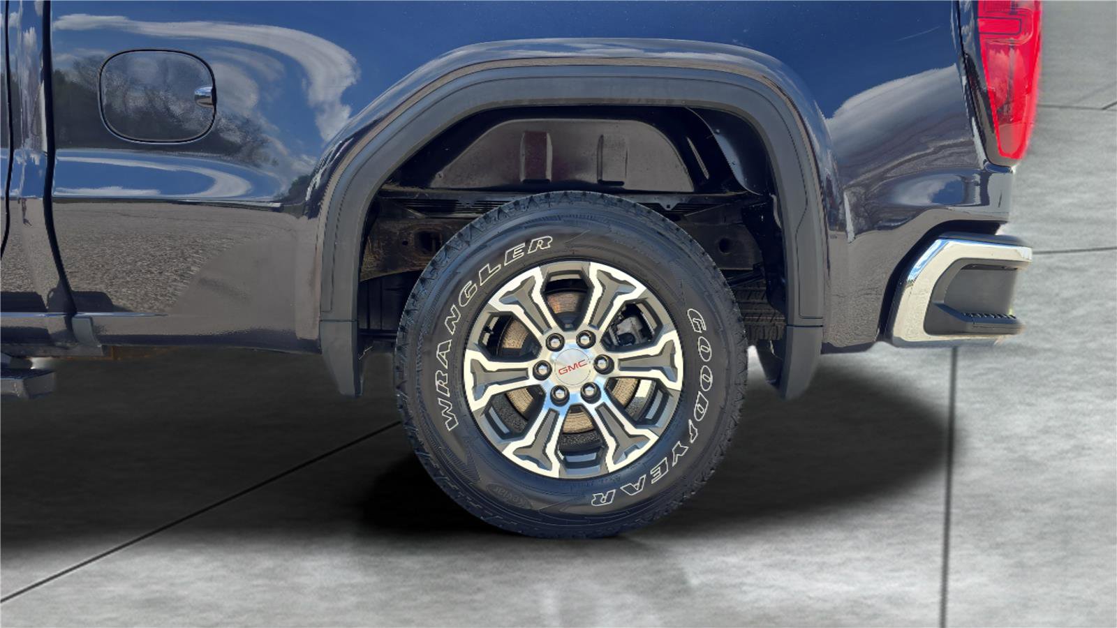 Used 2023 GMC Sierra 1500 SLE AWD/4WD image 29