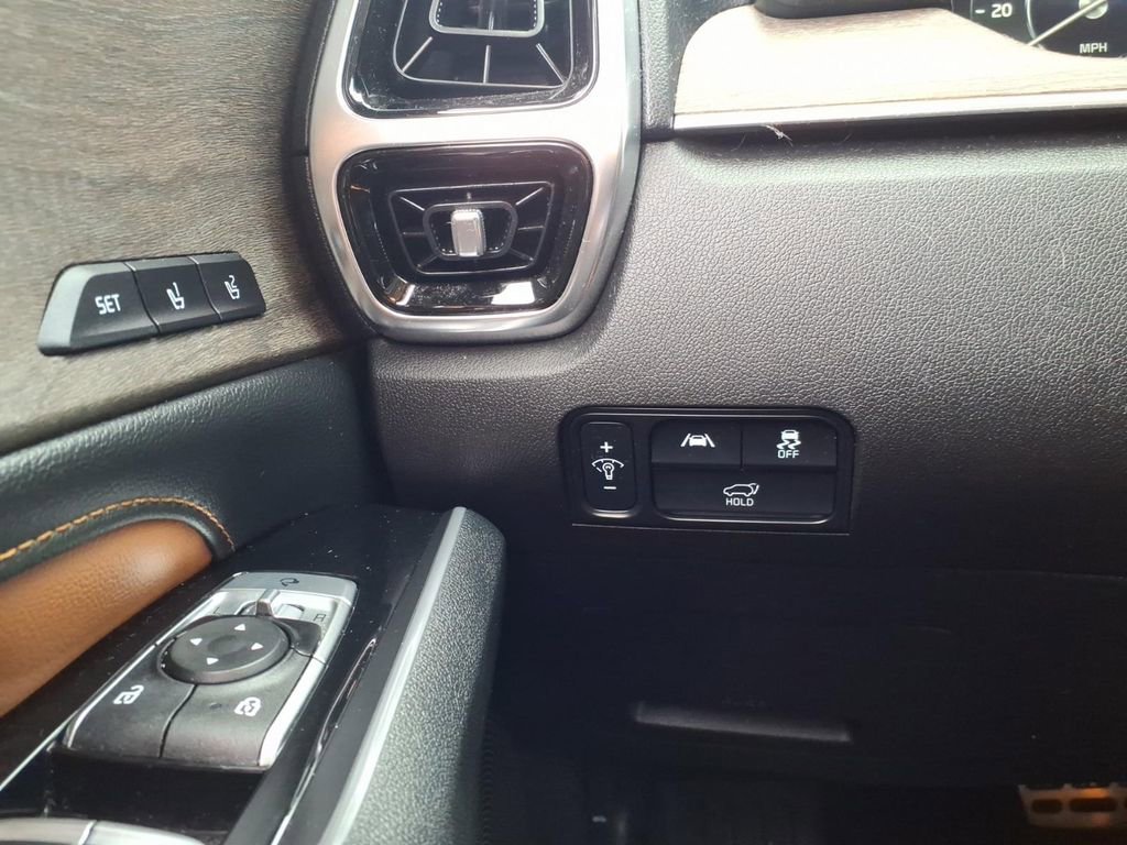 Certified 2023 Kia Sorento SX Prestige image 24