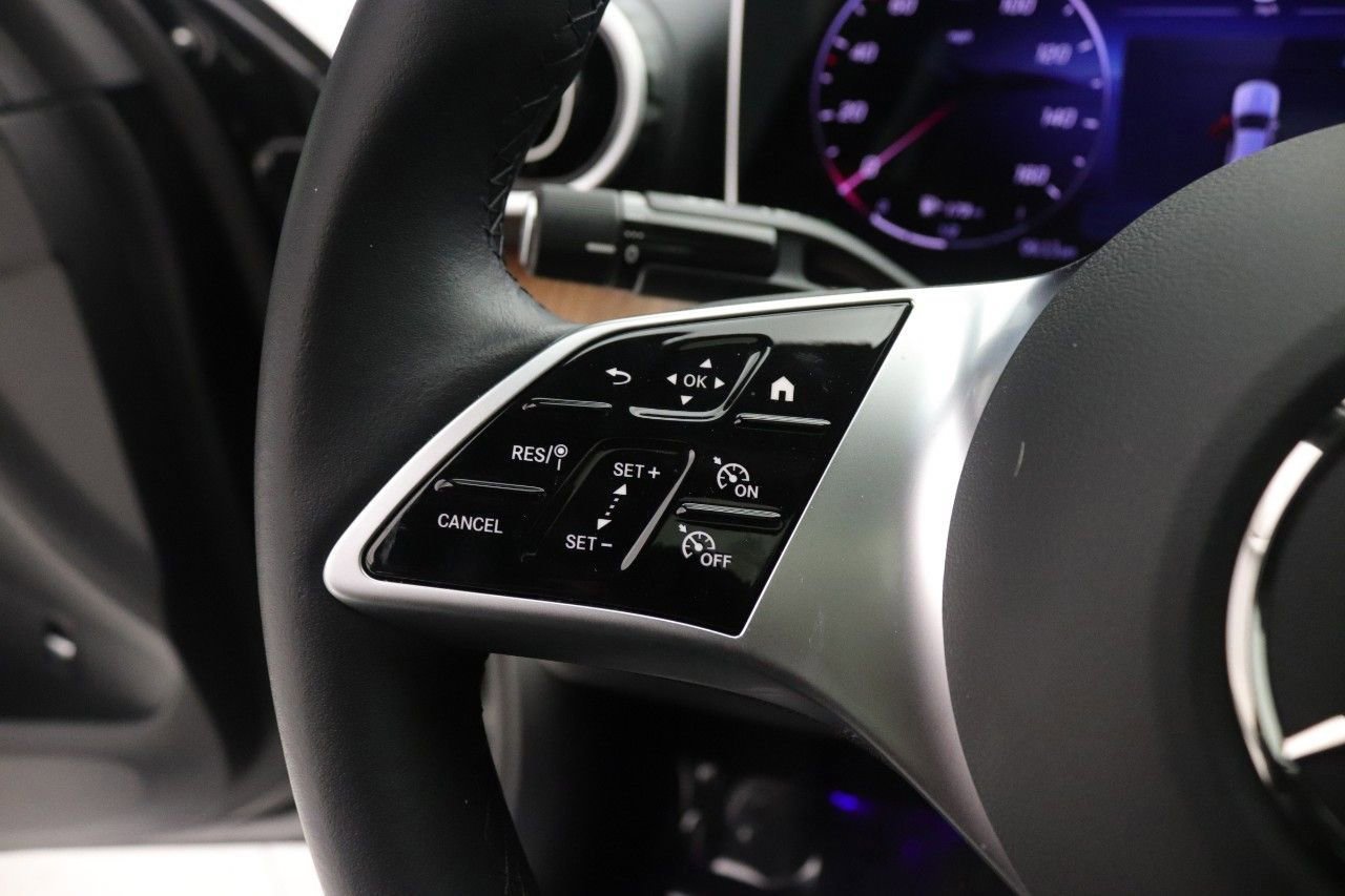 Used 2025 Mercedes-Benz C 300 4MATIC Sedan image 13