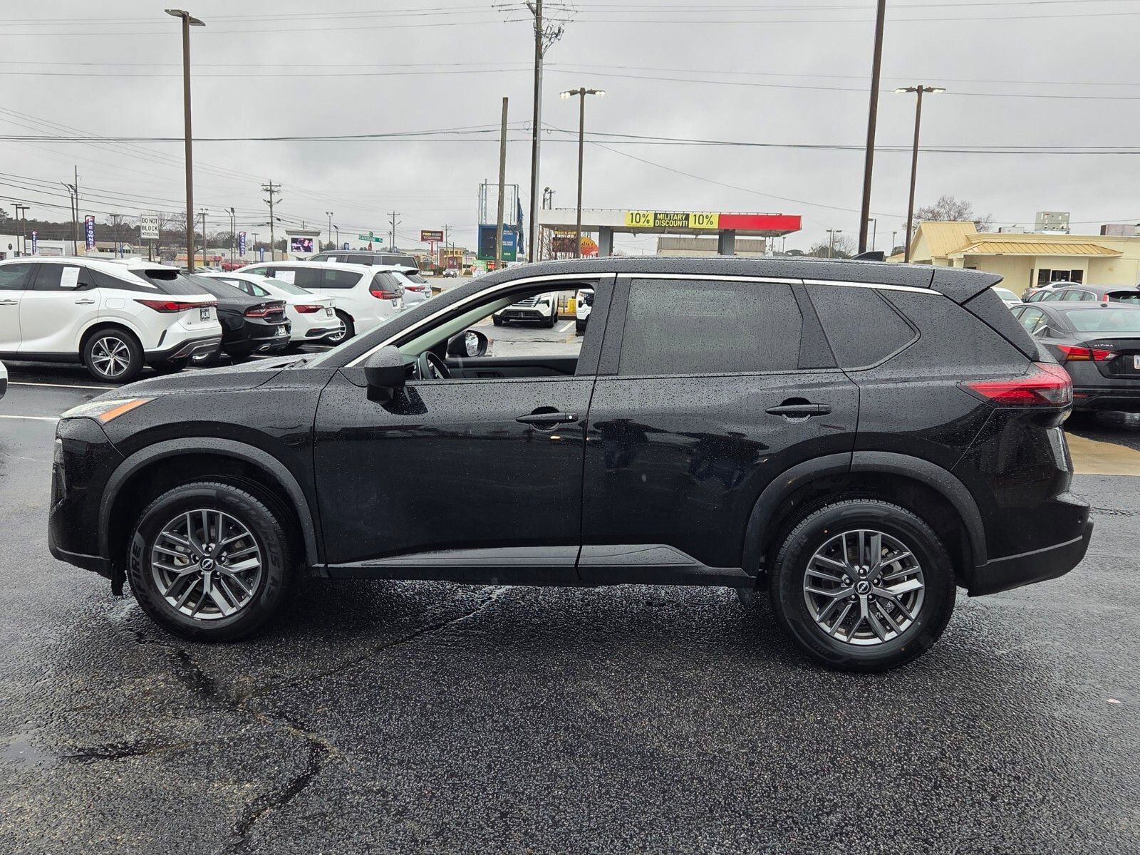 Used 2024 Nissan Rogue S image 4