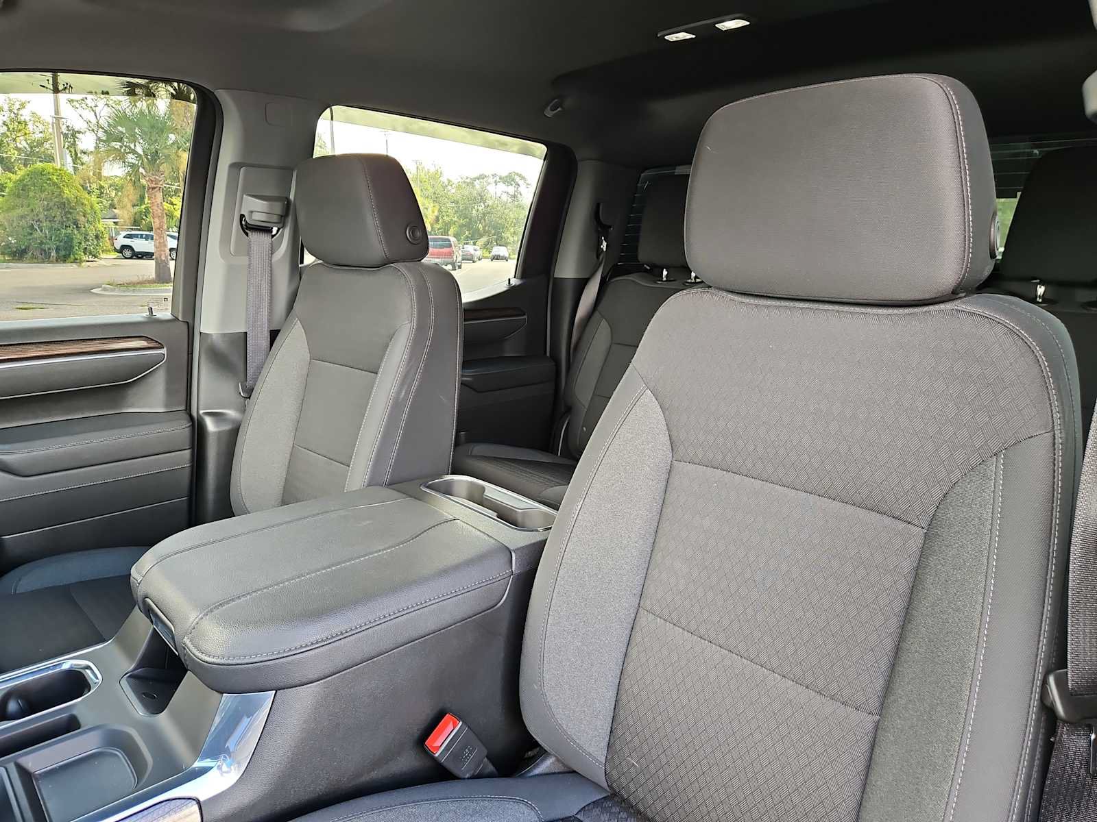 Used 2025 Chevrolet Silverado 1500 LT AWD/4WD image 13