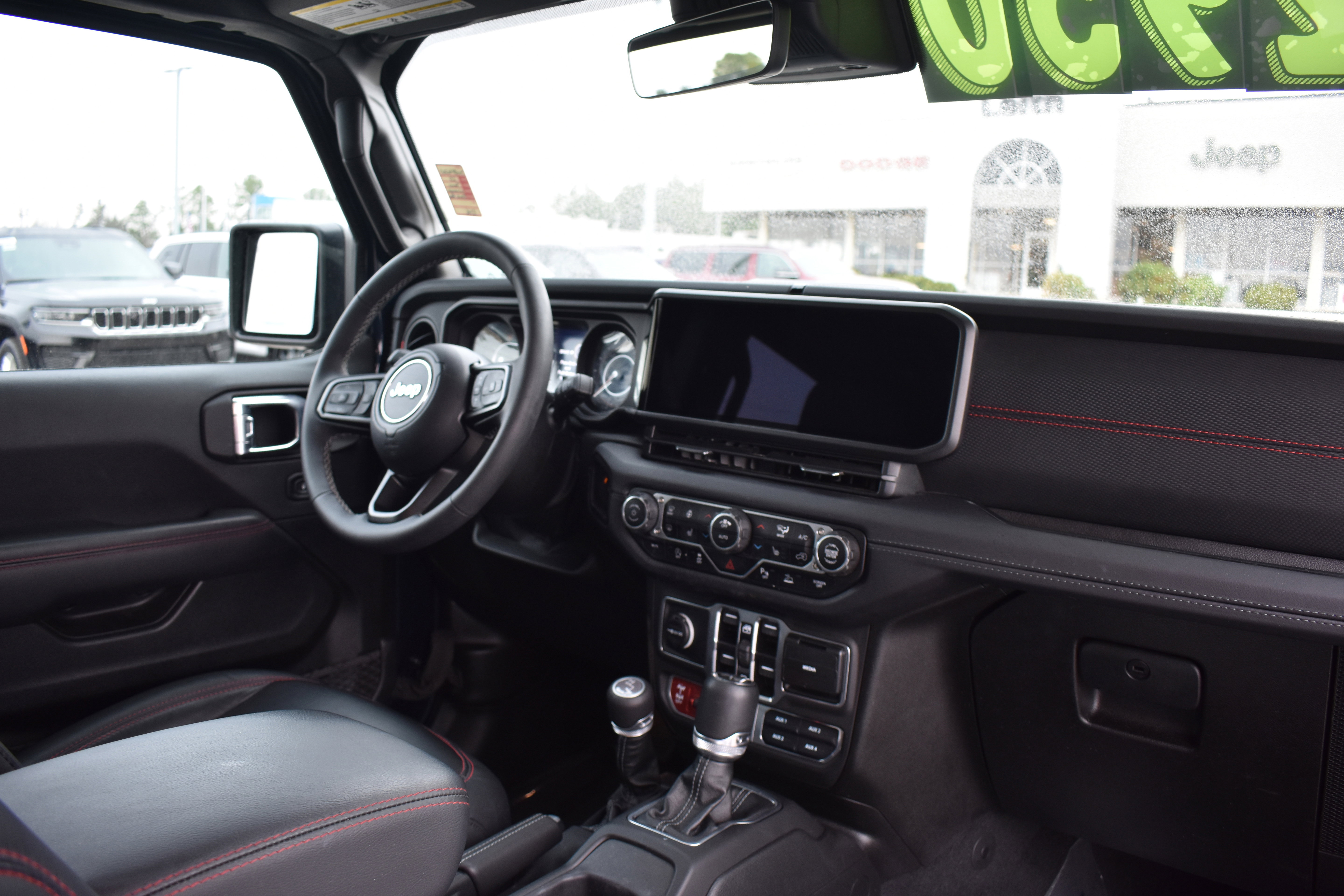 Used 2025 Jeep Wrangler Unlimited Rubicon w/ Safety Group image 33