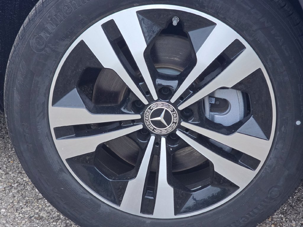 New 2026 Mercedes-Benz GLB 250 4MATIC image 9