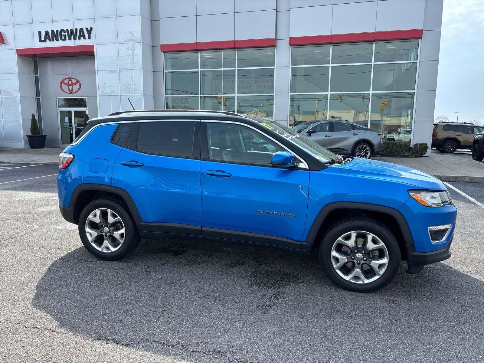 Used 2017 Jeep Compass Limited AWD/4WD video 2
