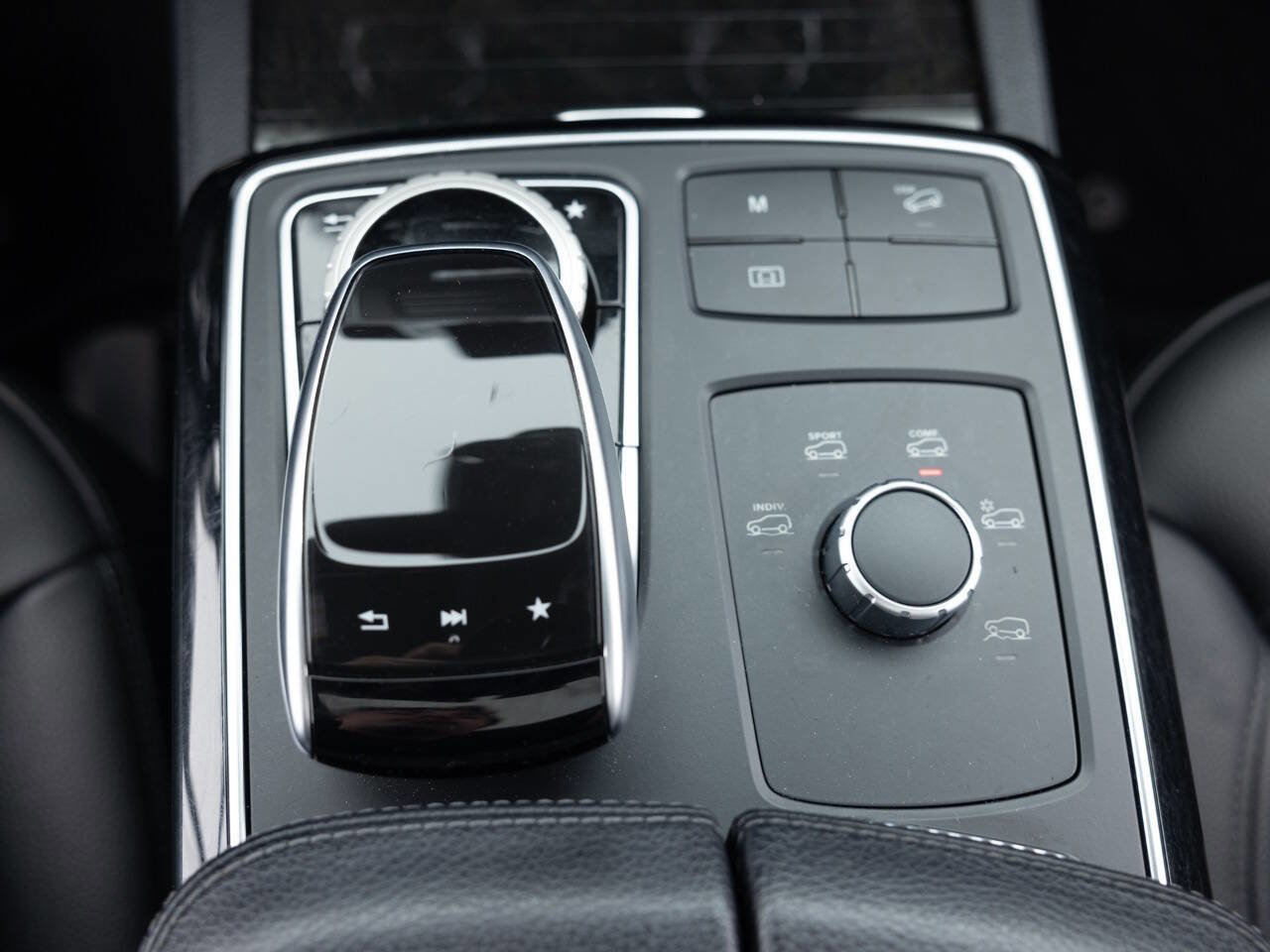Used 2019 Mercedes-Benz GLE 400 4MATIC image 38