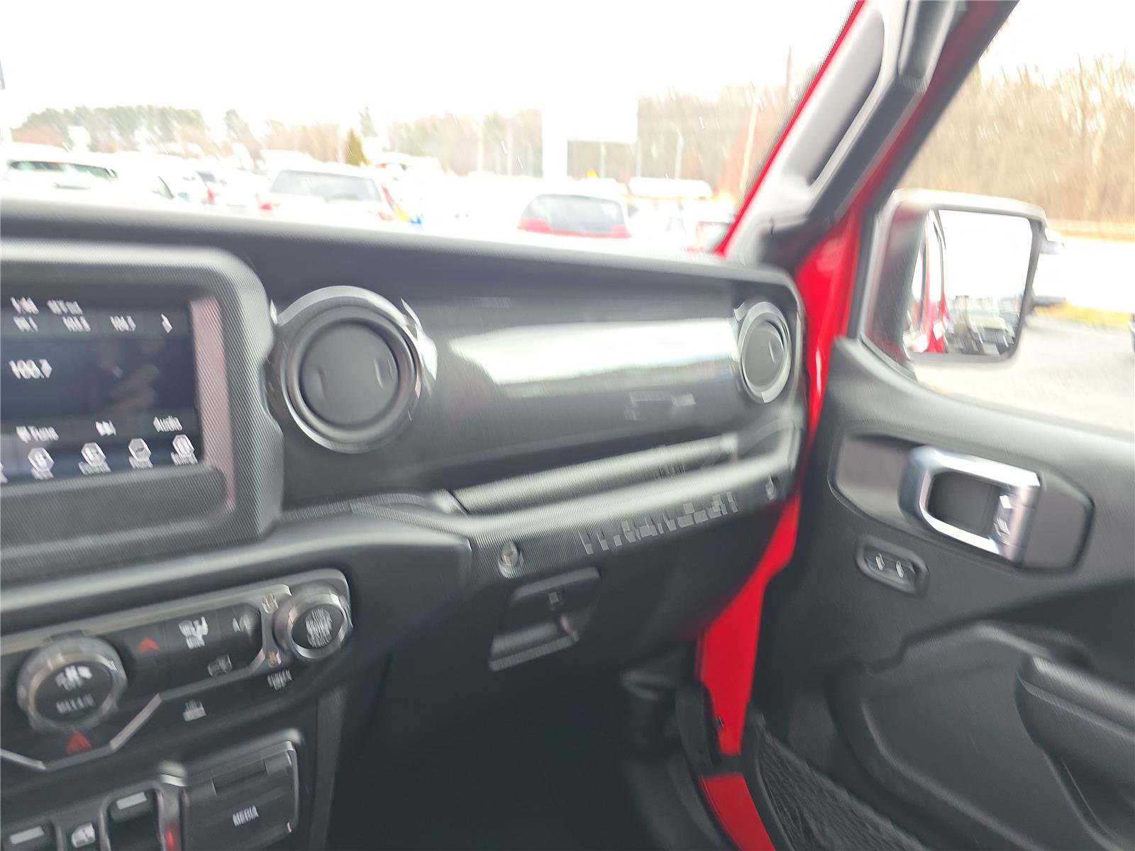 Used 2022 Jeep Wrangler Unlimited Sport image 25