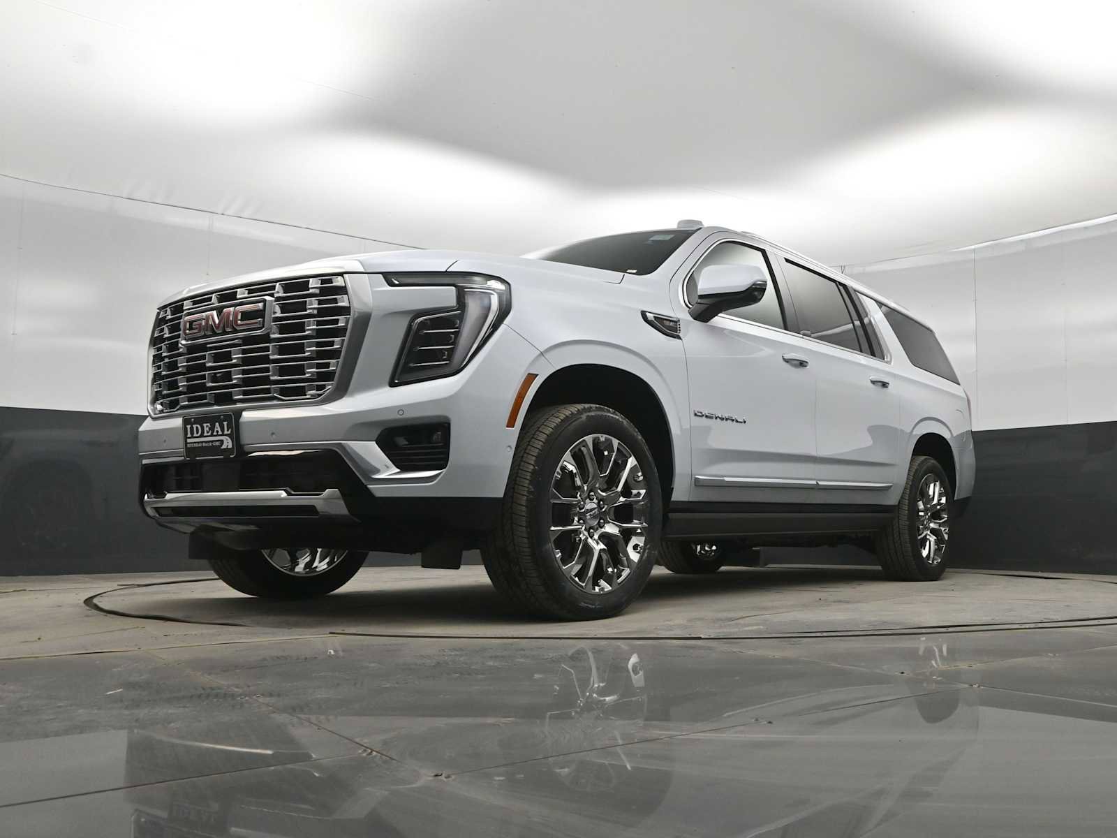 New 2026 GMC Yukon XL Denali w/ Denali Reserve Package image 32