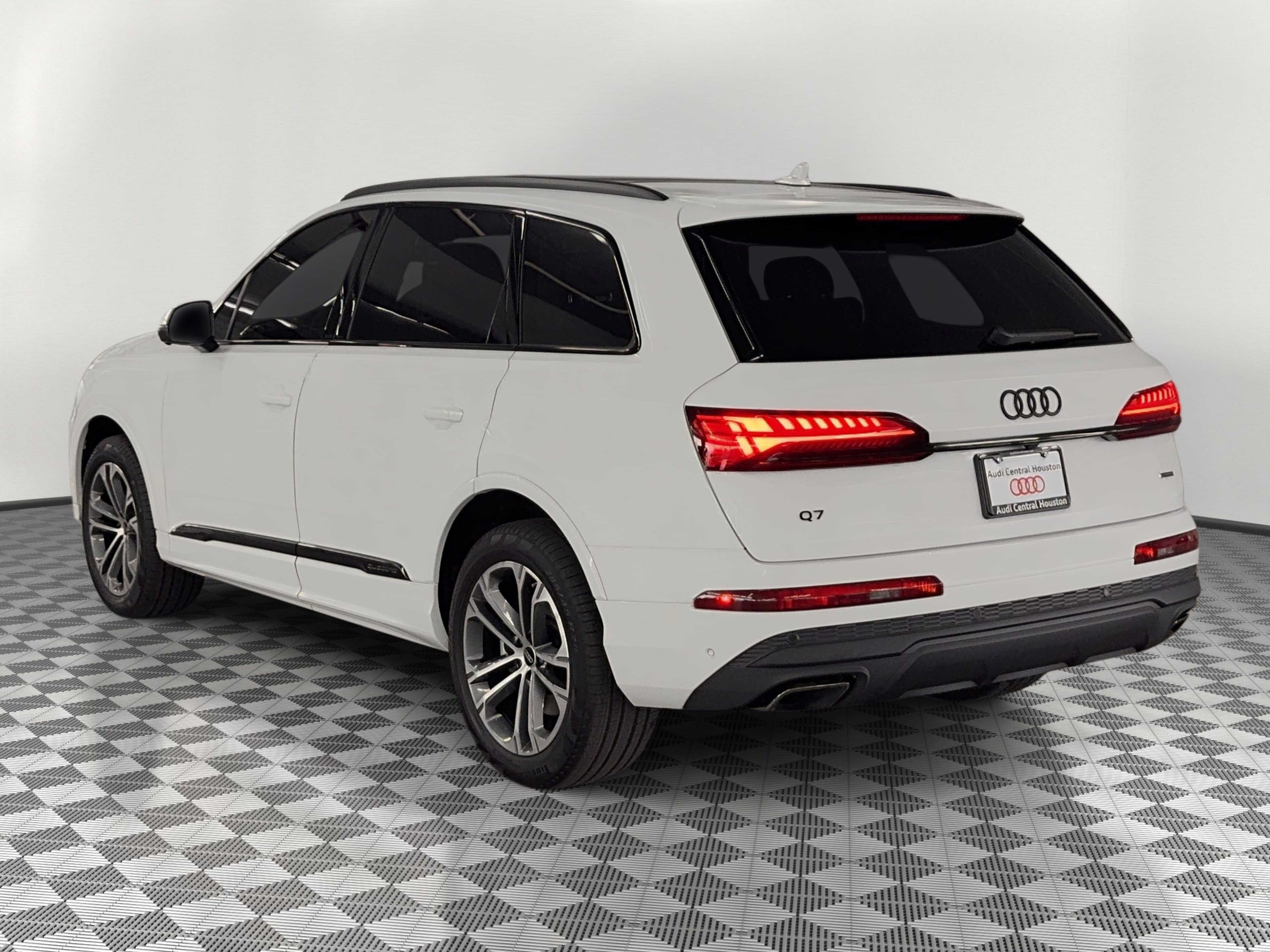 New 2026 Audi Q7 3.0T Premium AWD/4WD image 3
