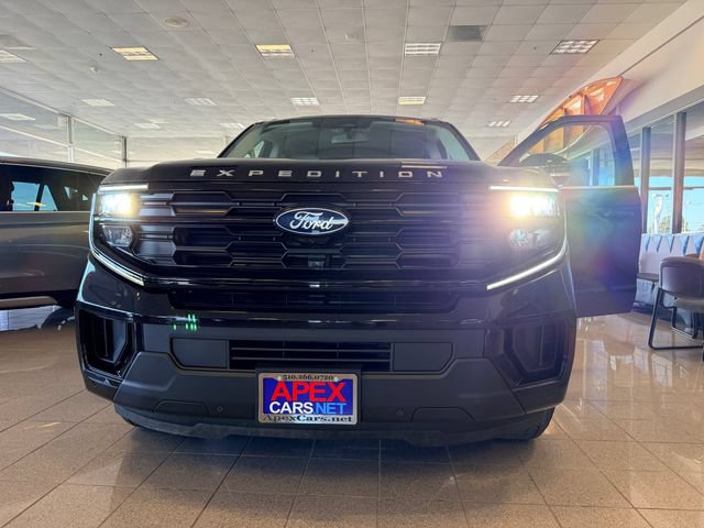 Used 2026 Ford Expedition Active AWD/4WD image 2