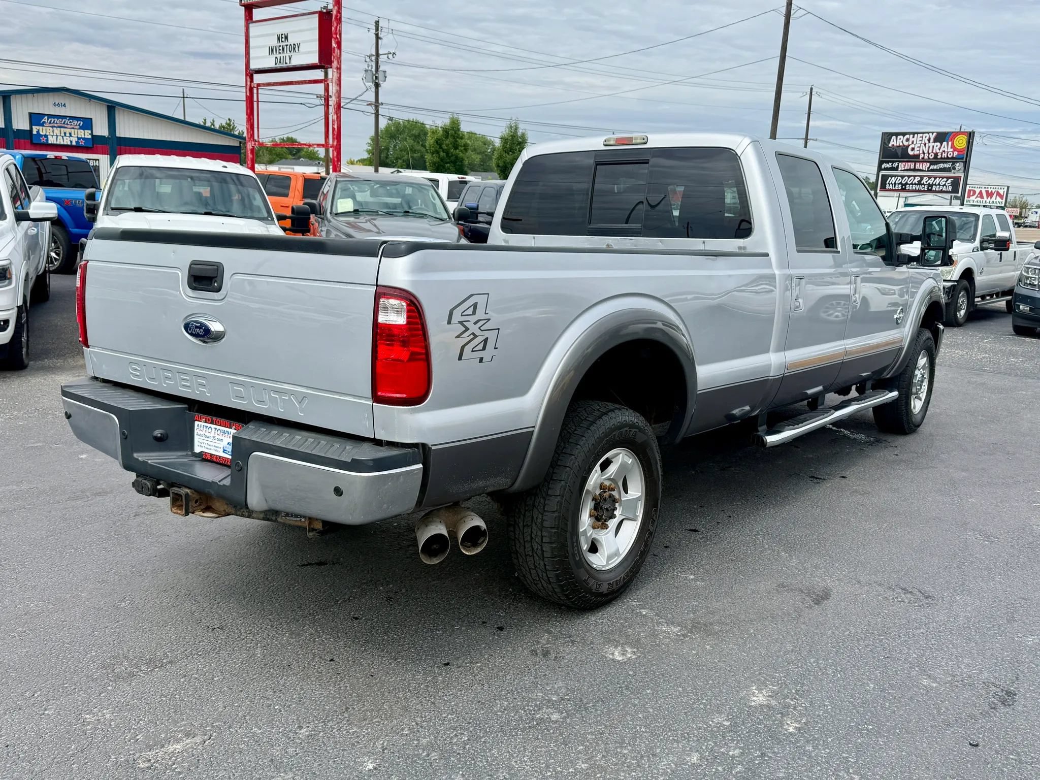 Used 2014 Ford F350 Lariat w/ Lariat Interior Package AWD/4WD image 5