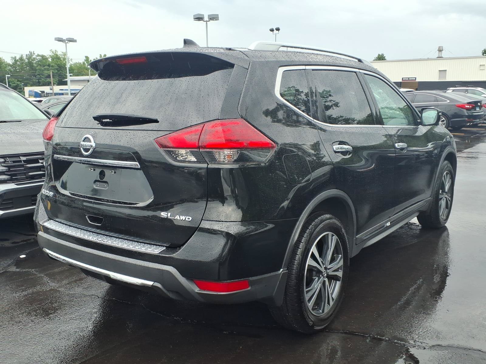 Used 2017 Nissan Rogue SL w/ SL Premium Package AWD/4WD image 5
