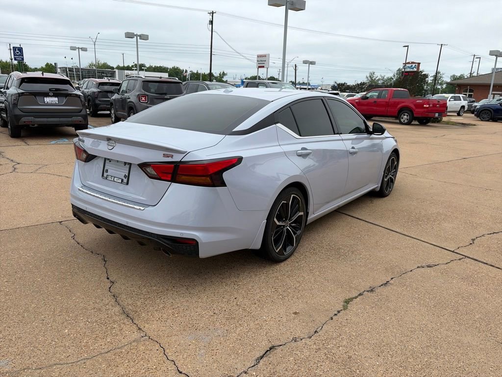 Certified 2023 Nissan Altima 2.5 SR w/ SR Premium Package FWD image 4