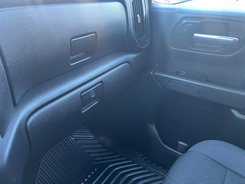 Used 2020 Chevrolet Silverado 1500 Custom w/ Custom Value Package AWD/4WD image 24