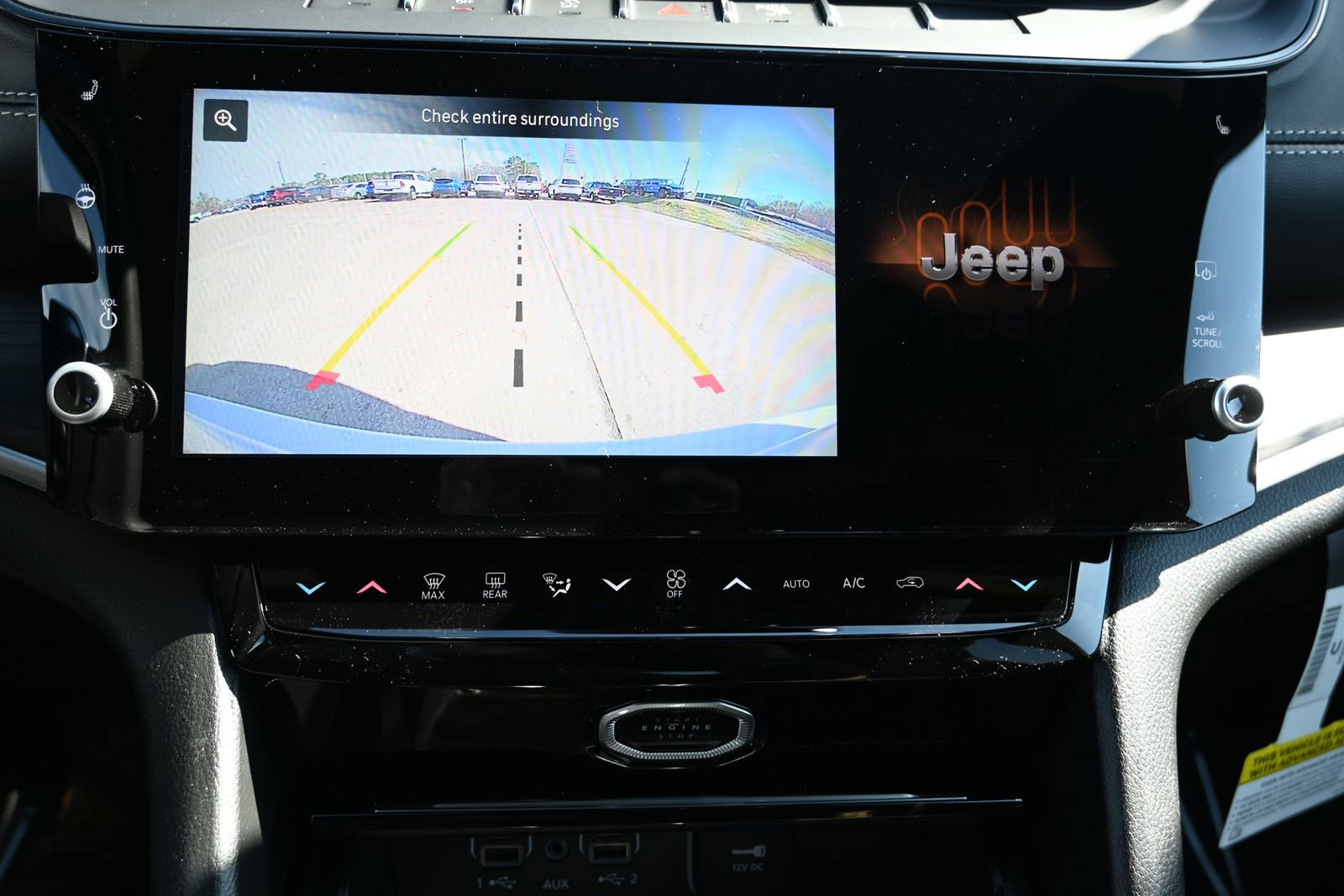 New 2026 Jeep Grand Cherokee Laredo image 13