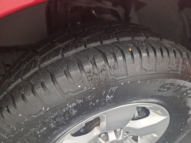 Used 2012 Nissan Frontier SV image 57