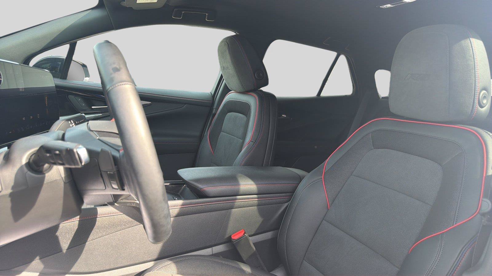 Used 2025 Chevrolet Blazer EV RS AWD/4WD image 17