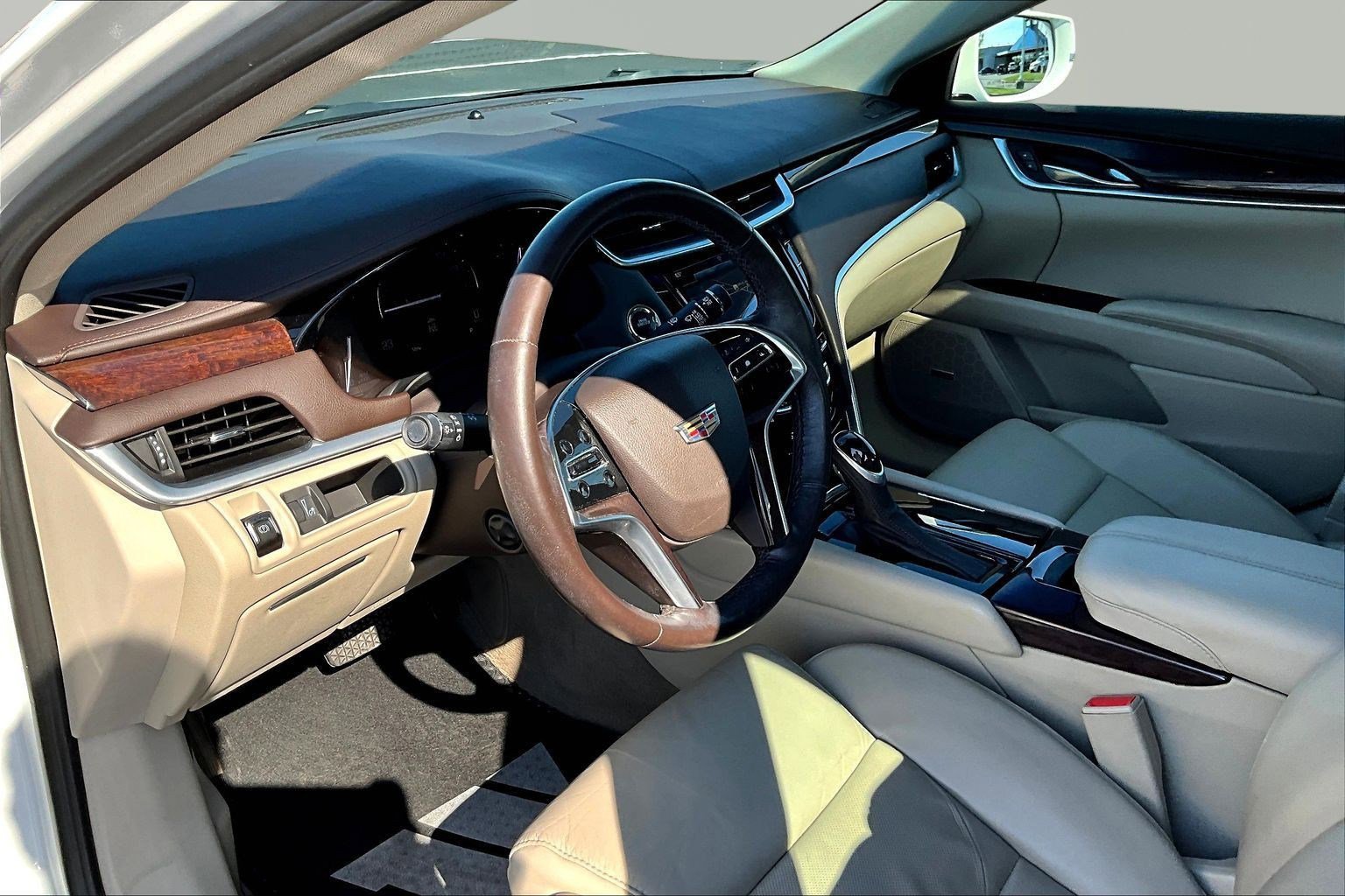 Used 2017 Cadillac XTS Luxury w/ Driver Awareness Package image 16