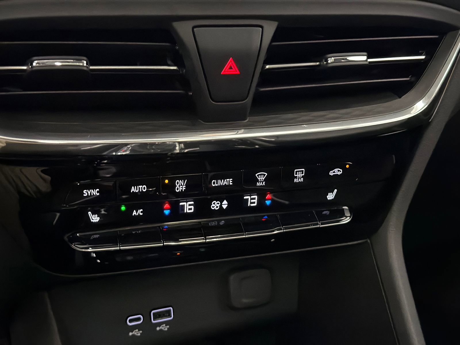 Used 2025 Buick Encore GX Avenir w/ Avenir Technology Package image 27