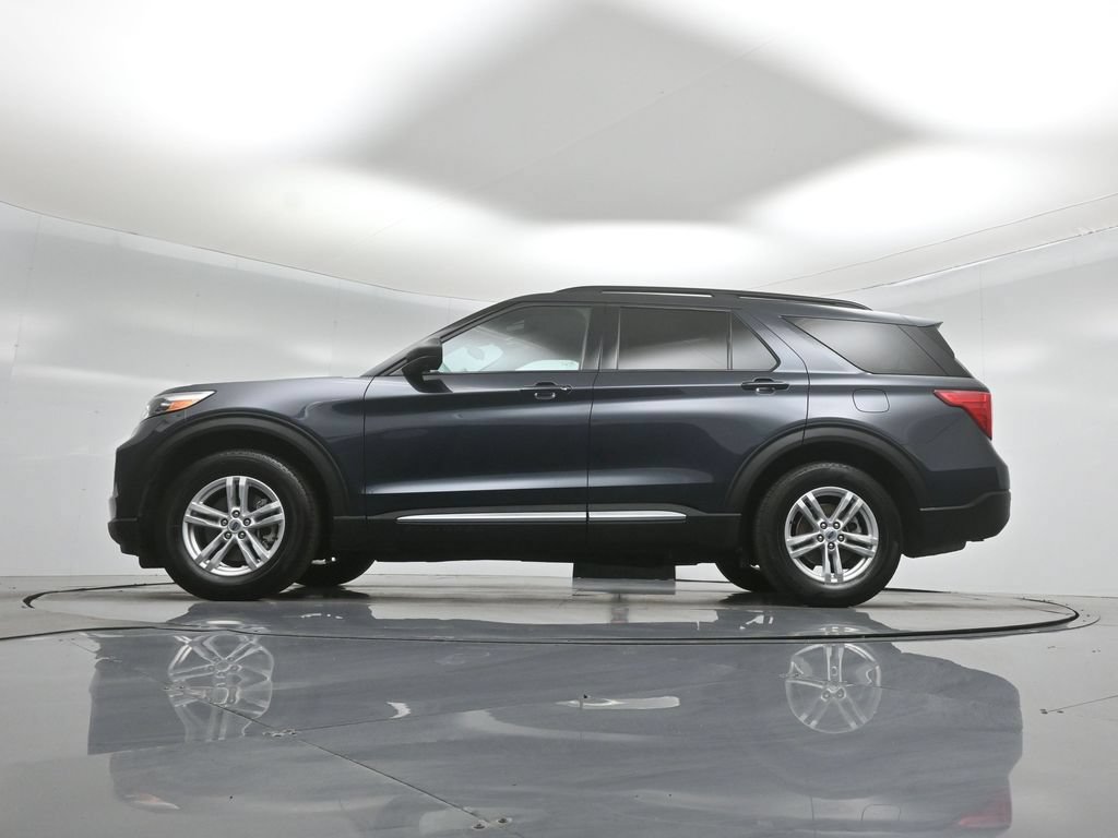 Certified 2023 Ford Explorer XLT RWD image 8