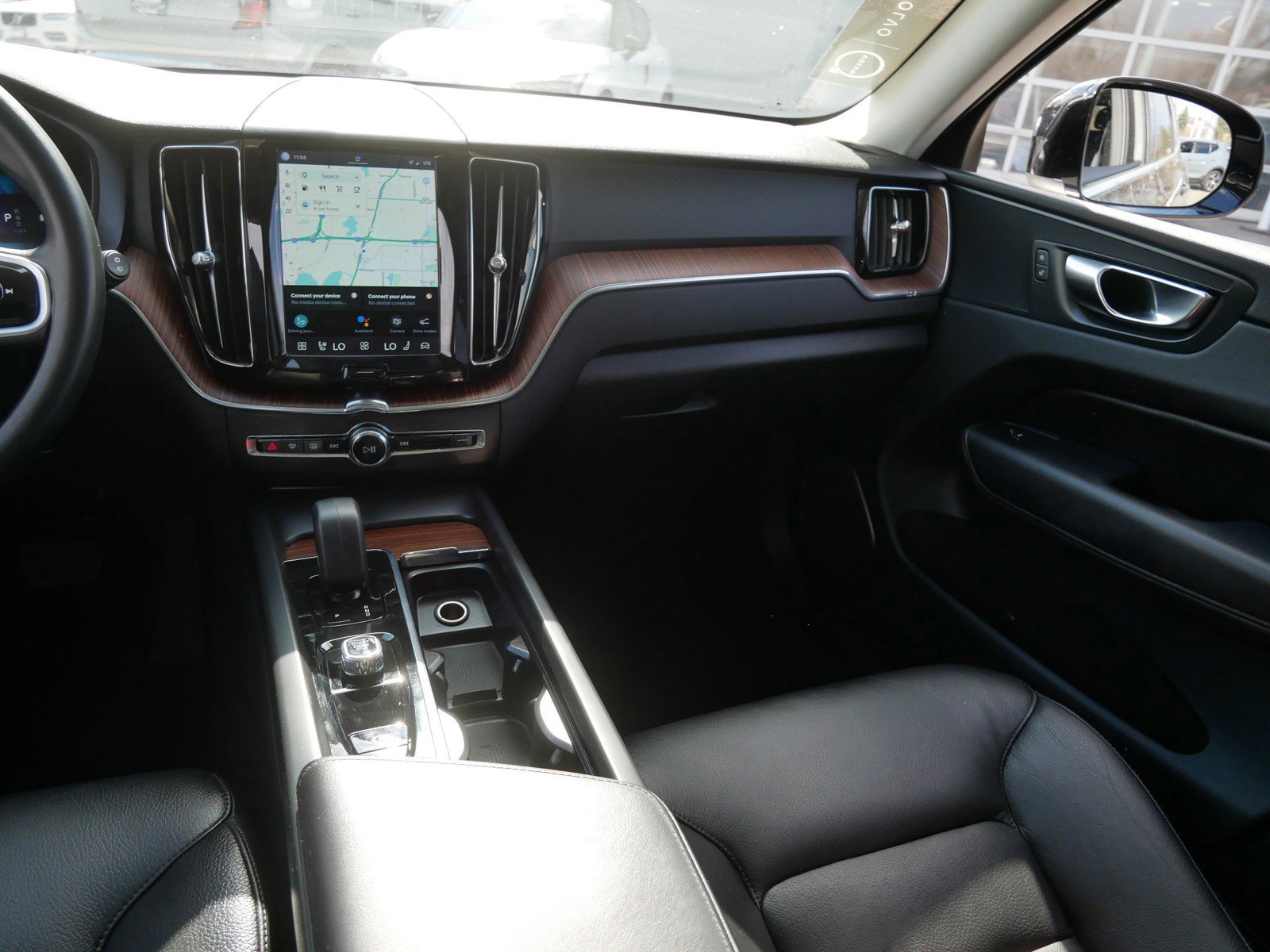 Used 2023 Volvo XC60 B5 Plus w/ Climate Package AWD/4WD image 14