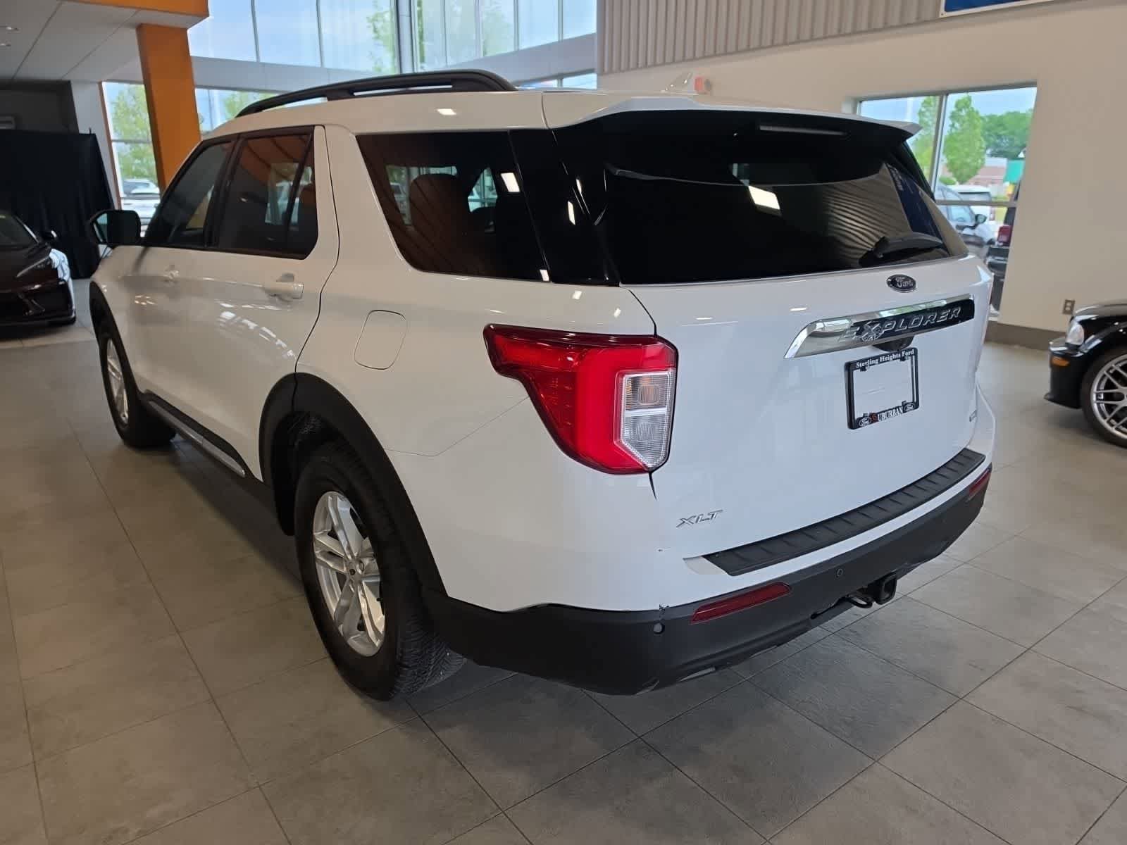 Used 2020 Ford Explorer XLT w/ Comfort Package AWD/4WD image 11