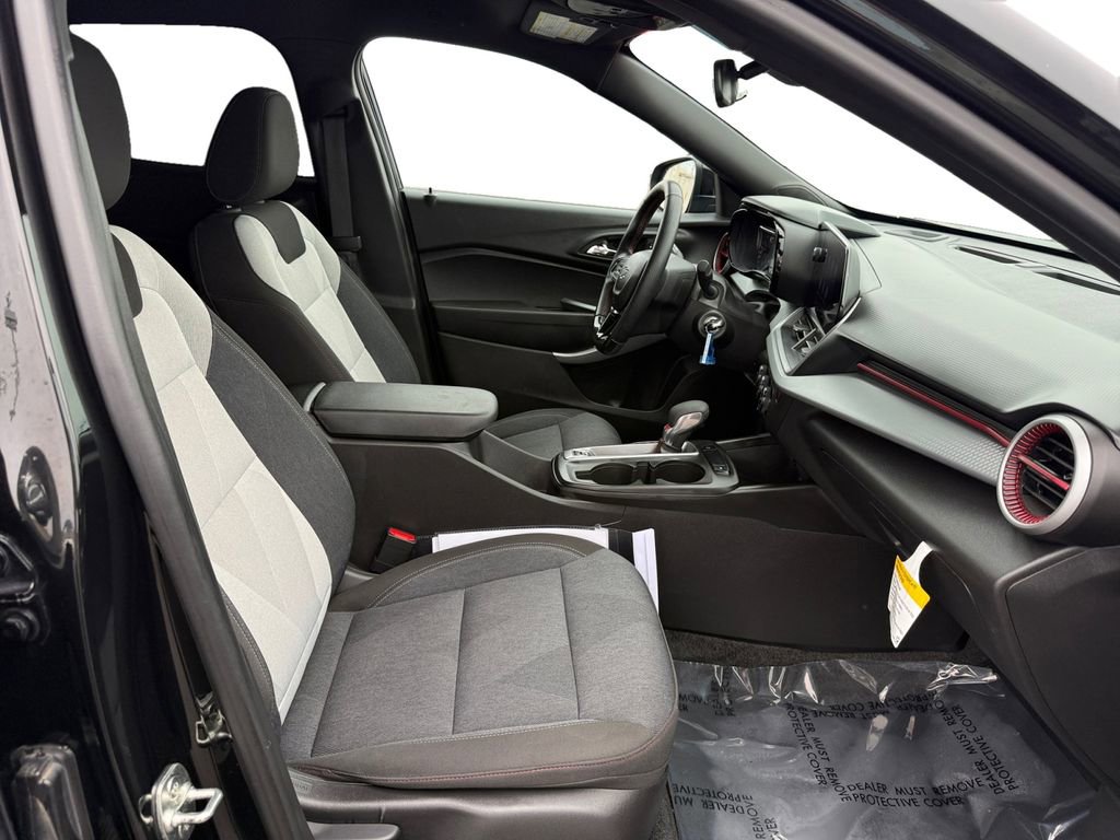 Certified 2024 Chevrolet Trax RS image 17