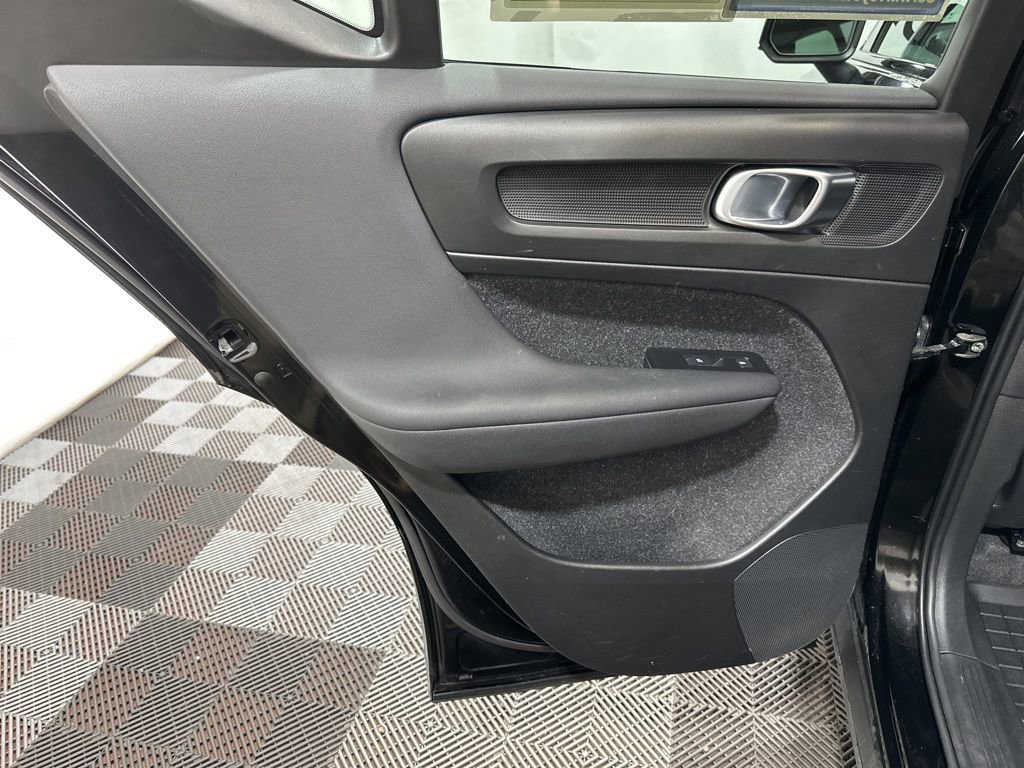 Used 2021 Volvo XC40 P8 Recharge image 19