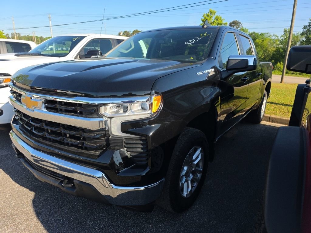 Used 2023 Chevrolet Silverado 1500 LT AWD/4WD image 1
