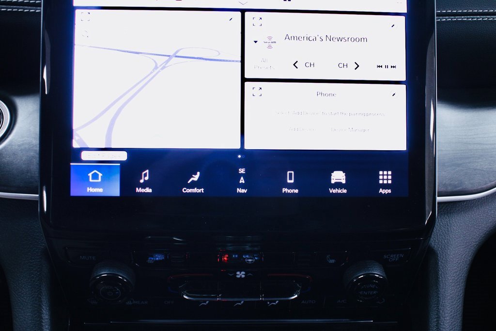 Used 2023 Jeep Grand Cherokee Limited image 23