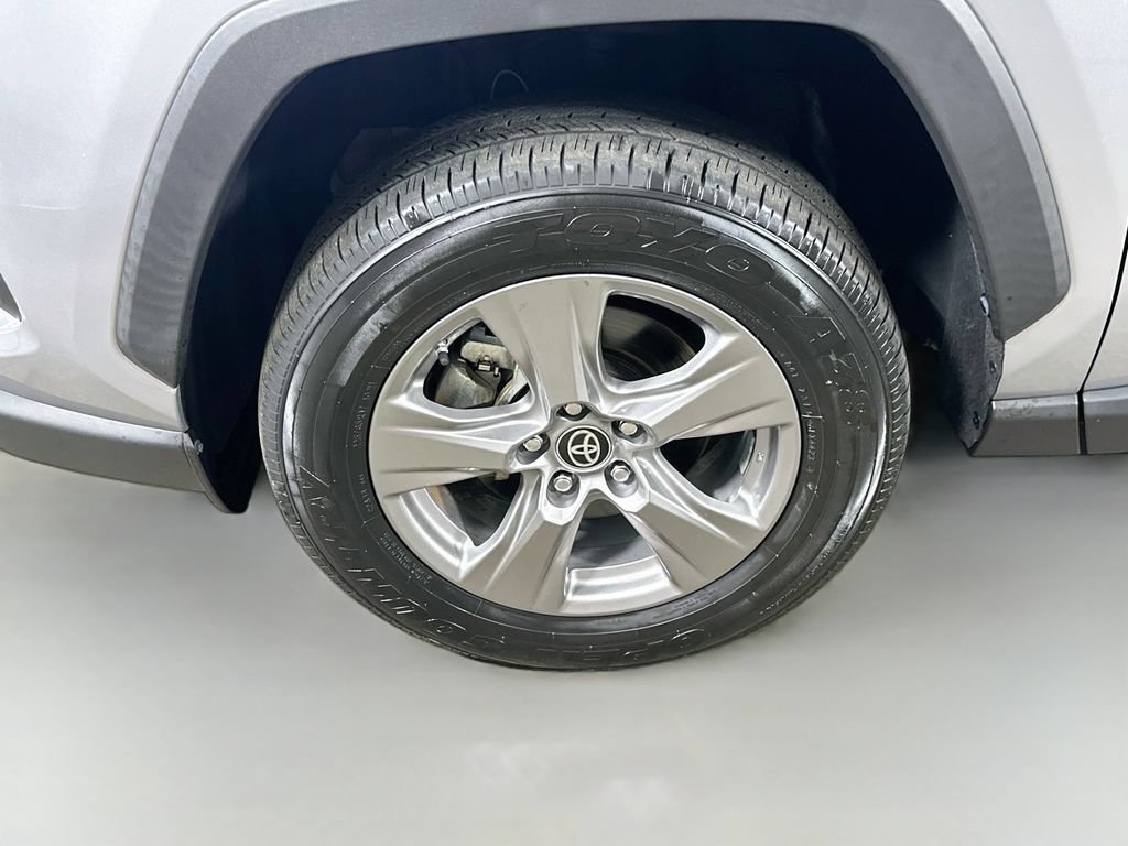 Used 2024 Toyota RAV4 LE AWD/4WD image 8