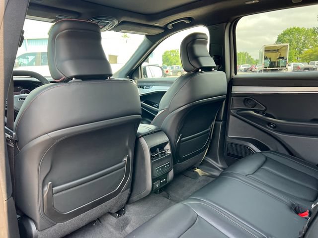 Used 2024 Jeep Wagoneer Limited AWD/4WD image 38
