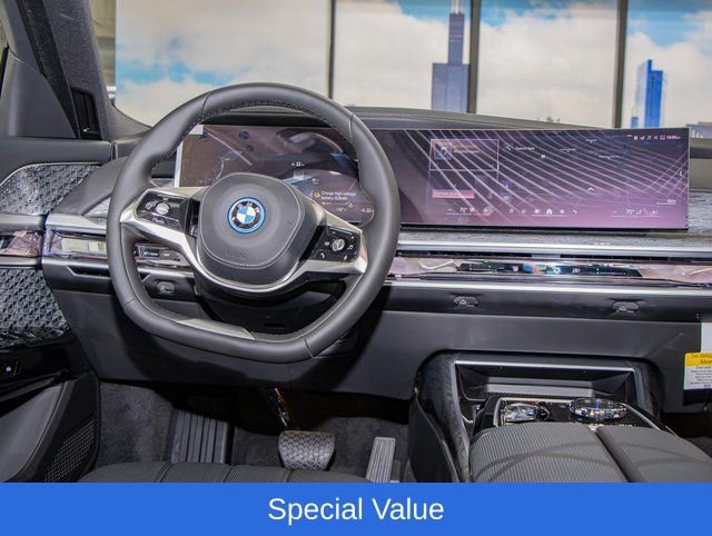 Used 2025 BMW i7 xDrive60 w/ Premium Package AWD/4WD image 17