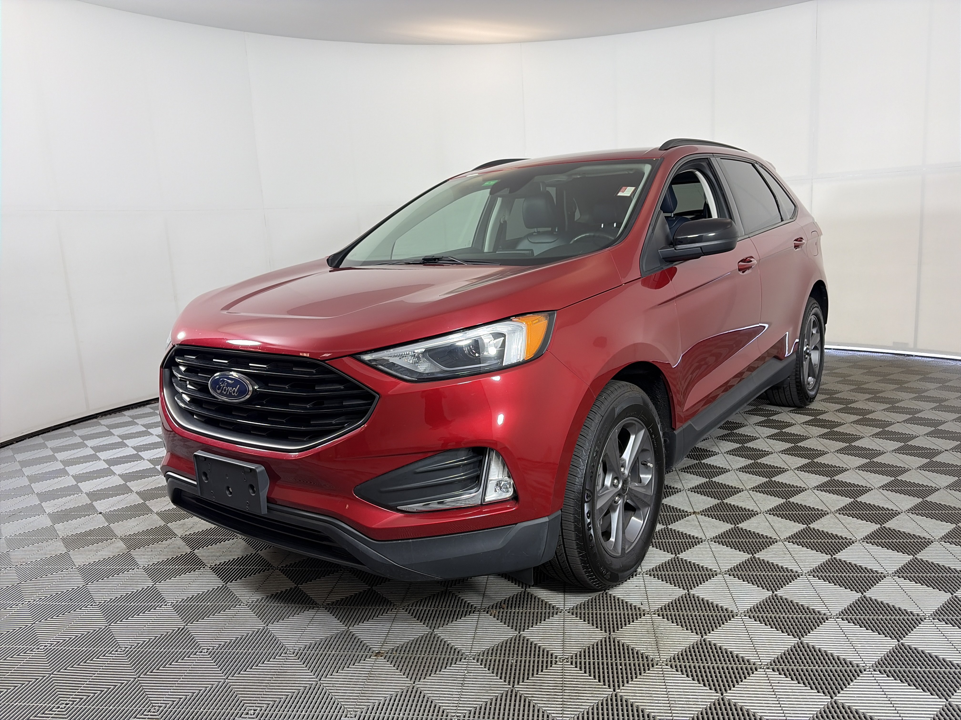 Used 2023 Ford Edge SEL w/ Sport Appearance Package AWD/4WD image 2