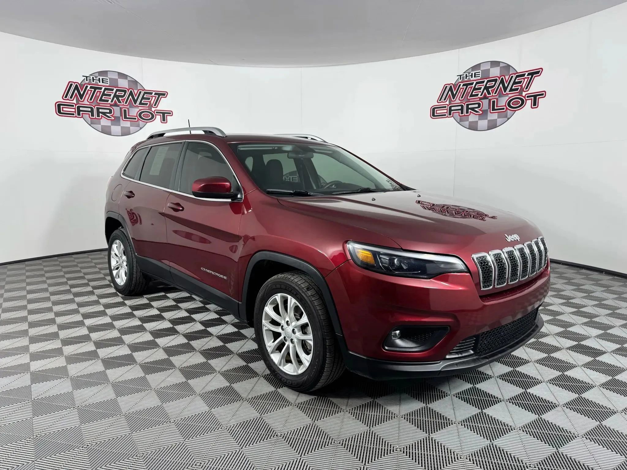 Used 2019 Jeep Cherokee Latitude w/ Popular Appearance Group FWD image 9
