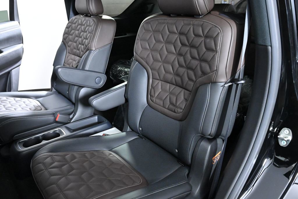 New 2025 Nissan Armada Platinum Reserve image 24