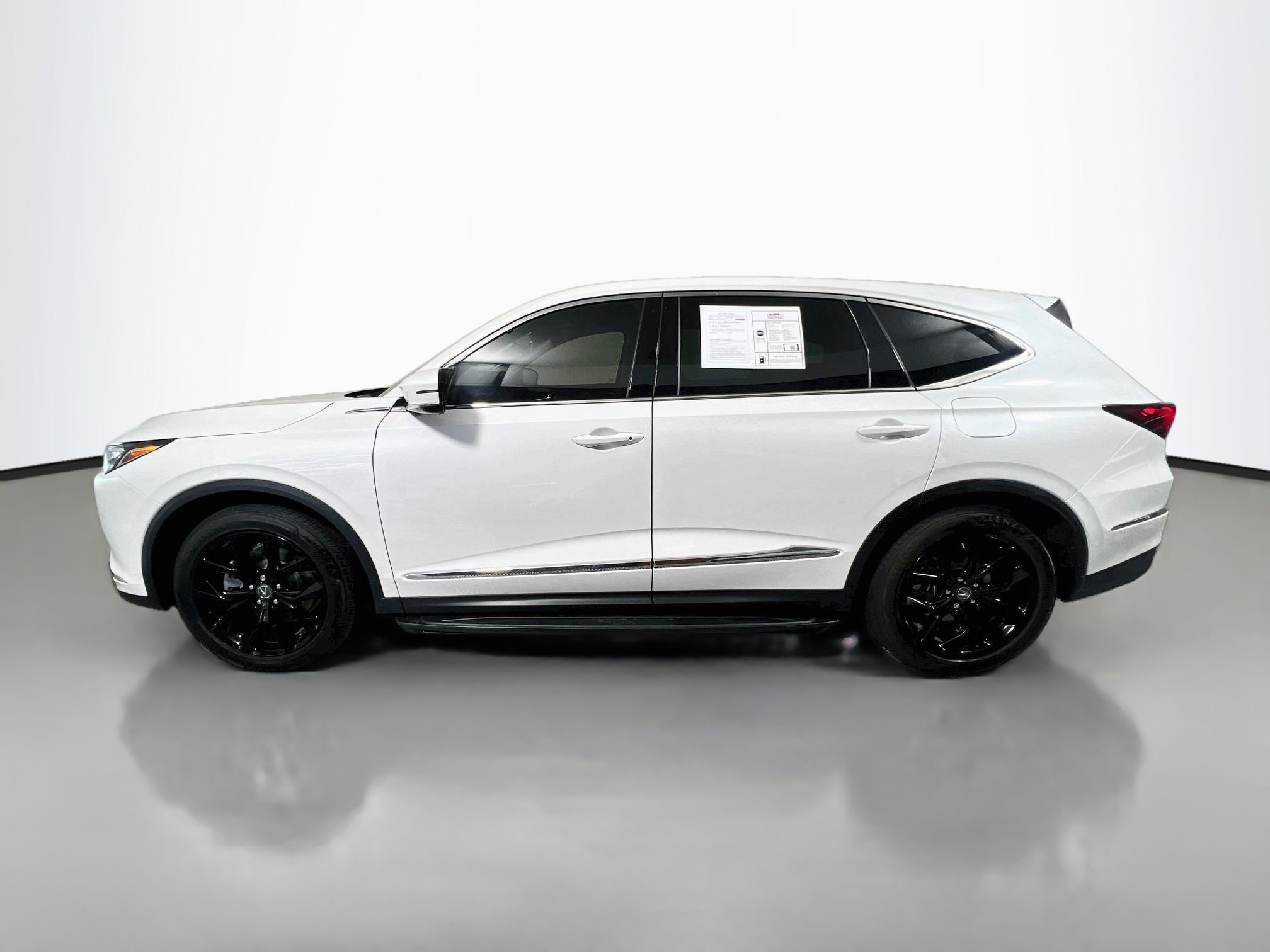 Used 2023 Acura MDX w/ Technology Package FWD image 9