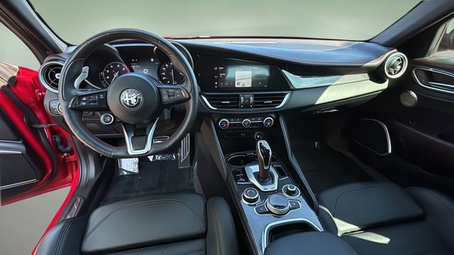 Used 2023 Alfa Romeo Giulia Estrema image 17