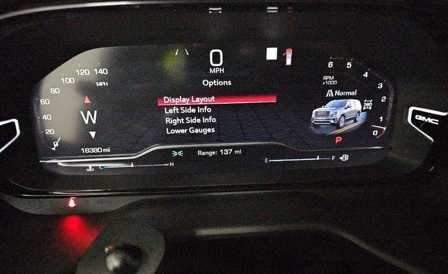 Used 2023 GMC Yukon XL Denali AWD/4WD image 5