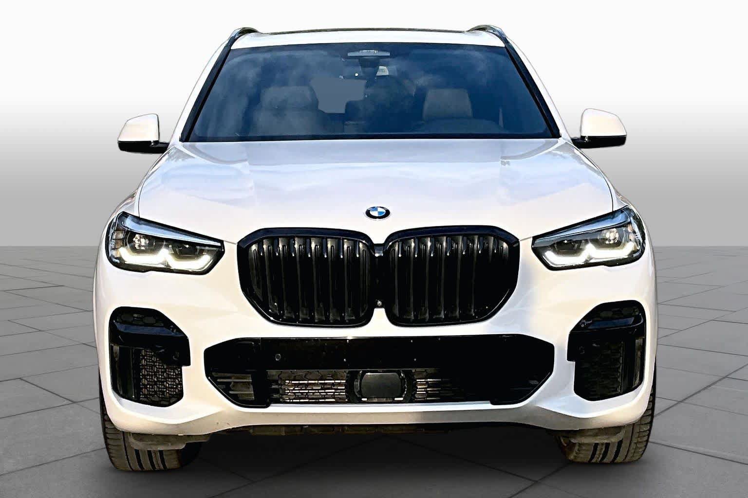 Used 2022 BMW X5 sDrive40i w/ M Sport Package RWD image 4
