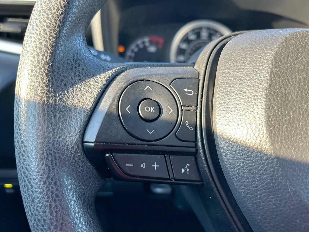 Used 2022 Toyota Corolla LE FWD image 15
