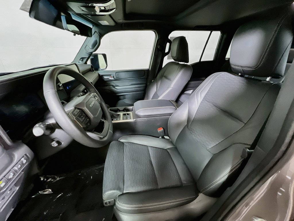 Used 2025 Toyota Land Cruiser w/ Premium Package AWD/4WD image 17