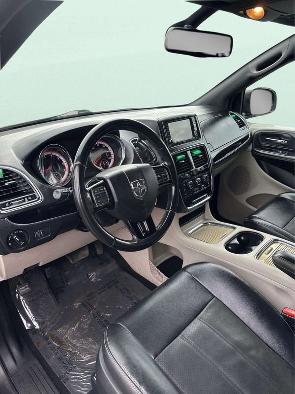 Used 2019 Dodge Grand Caravan SXT image 21