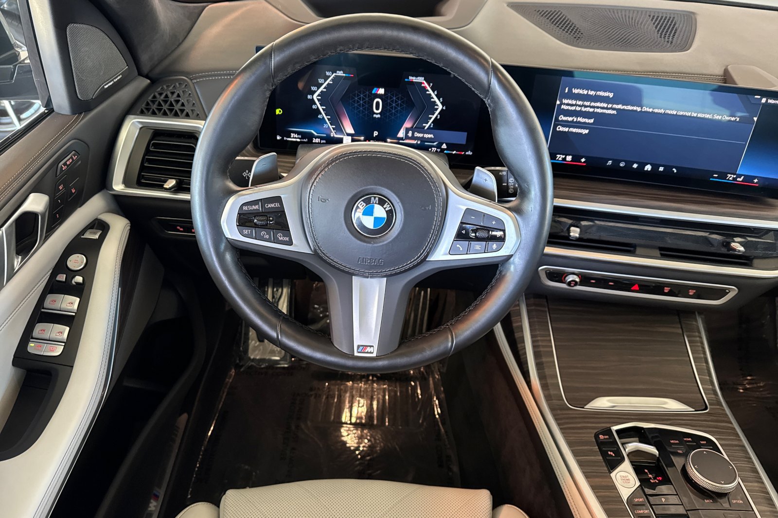 Used 2024 BMW X7 xDrive40i w/ M Sport Package AWD/4WD image 17