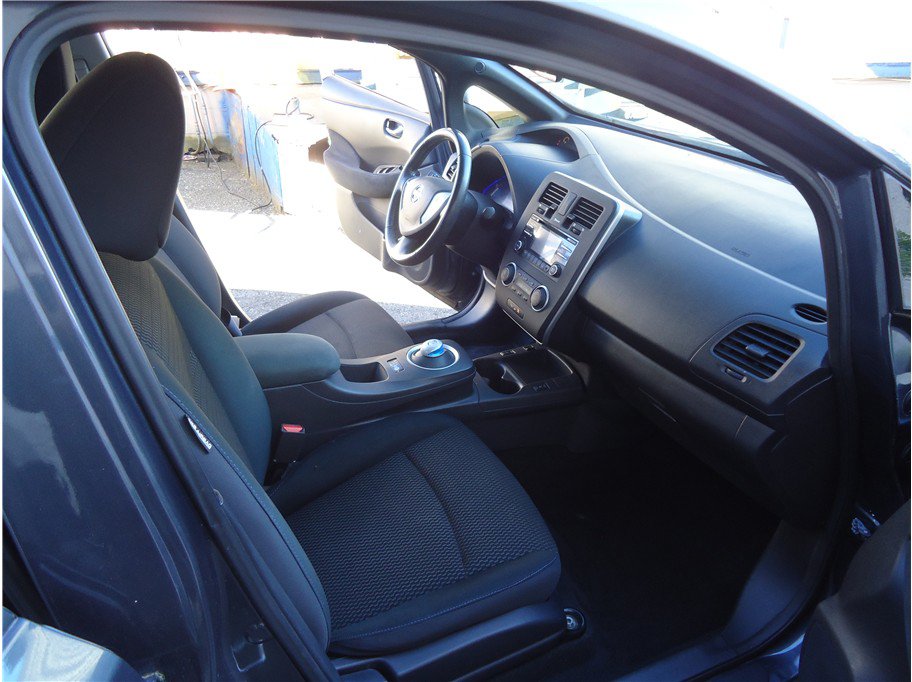 Used 2013 Nissan Leaf S w/ Charger Pkg FWD image 17