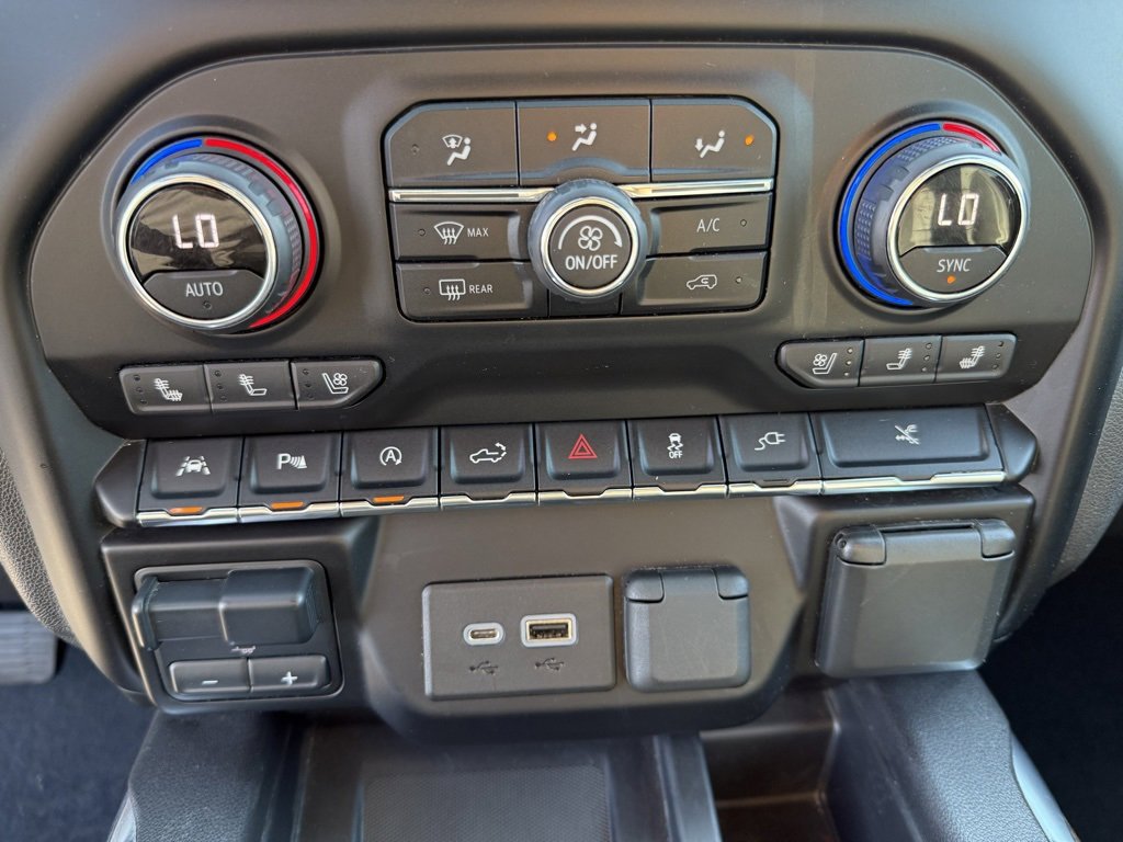 Used 2020 Chevrolet Silverado 1500 High Country w/ Technology Package image 19