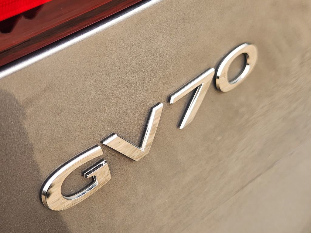 Used 2024 Genesis GV70 3.5T Sport w/ Sport Advanced Package AWD/4WD image 9