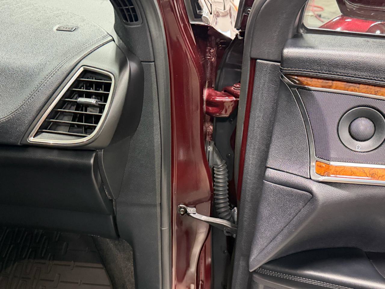 Used 2018 Lincoln MKX Reserve w/ Driver Assistance Package AWD/4WD image 25