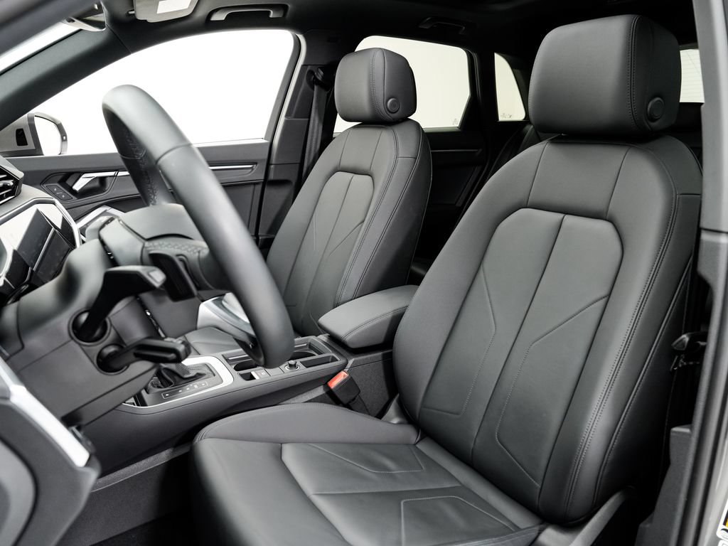 Certified 2025 Audi Q3 2.0T Premium w/ Convenience Package AWD/4WD image 5