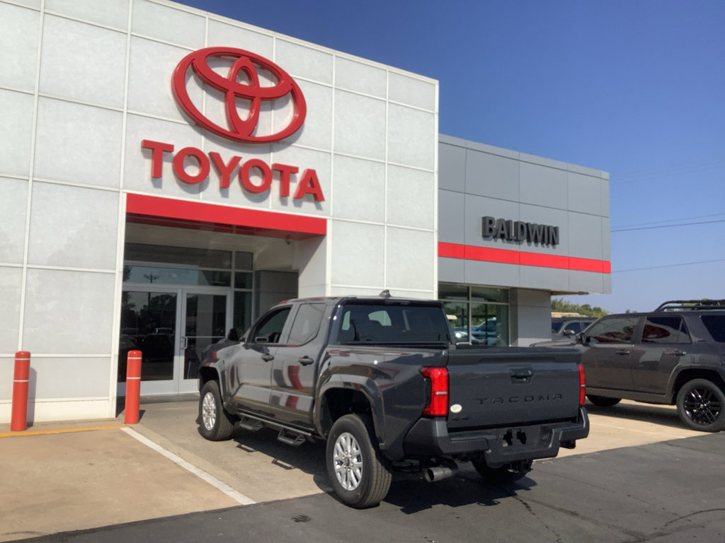 New 2025 Toyota Tacoma SR image 5